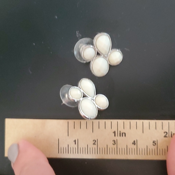 Costume Mint Stud Earring - Picture 2 of 2